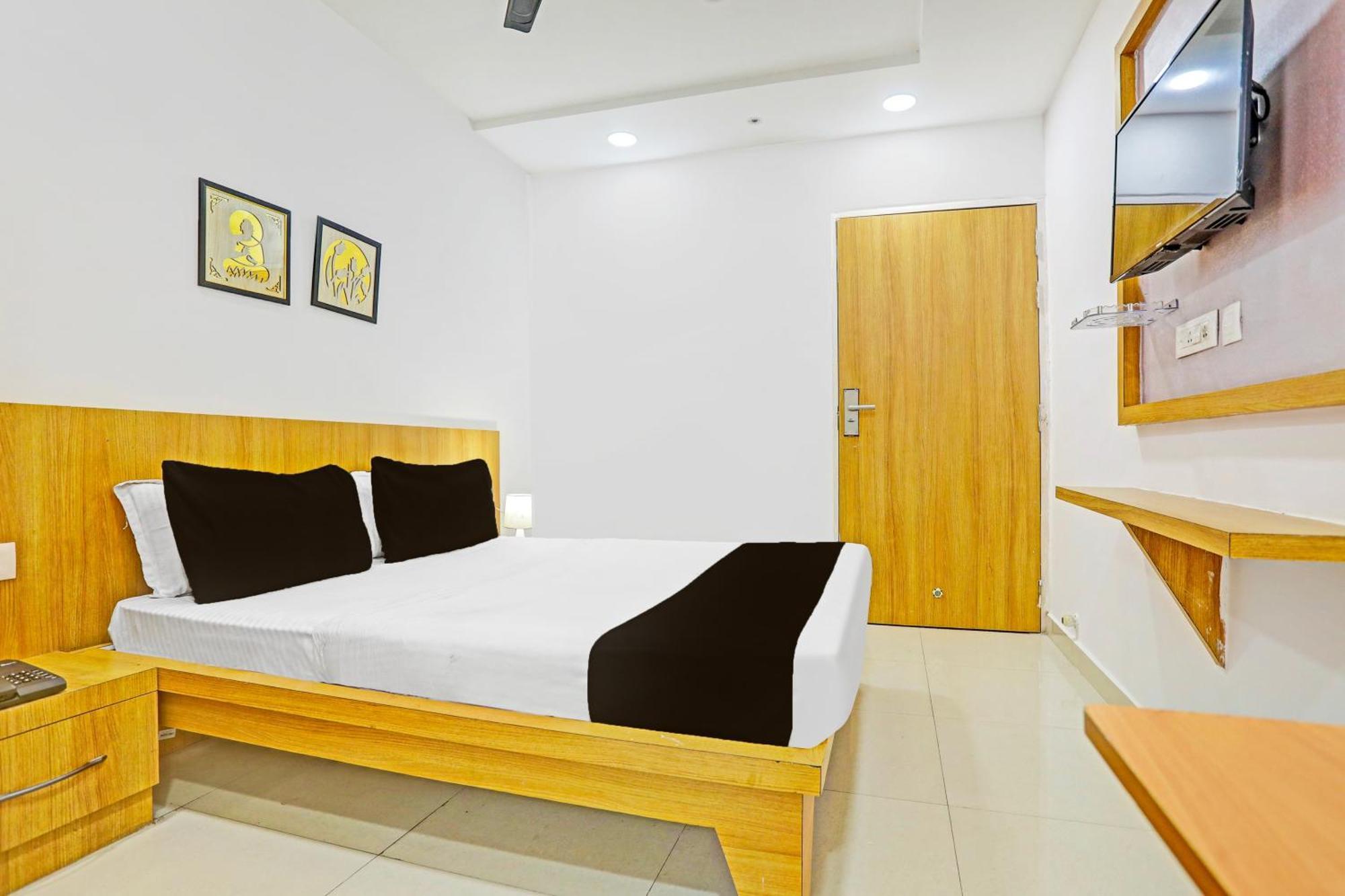 Super Hotel O Raipur Eksteriør bilde